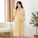 Three-dimensional jacquard coral velvet bathrobe, long-sleeved four seasons, factory wholesale.