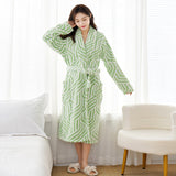 Three-dimensional jacquard coral velvet bathrobe, long-sleeved four seasons, factory wholesale.